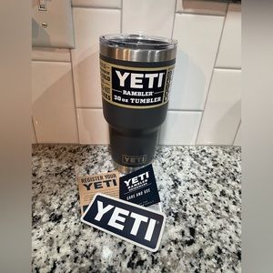 Yeti 30oz tumbler - Charcoal color